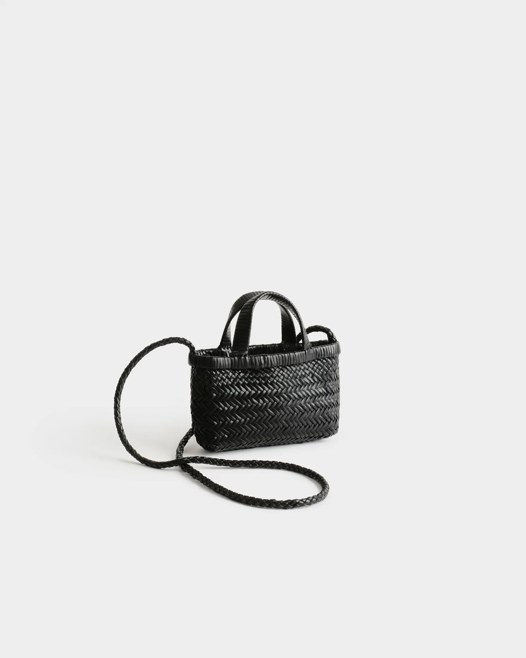 Torba Mini Micro z ręcznie plecionej skóry z dwoma uchwytami i regulowanym paskiem krzyżowym